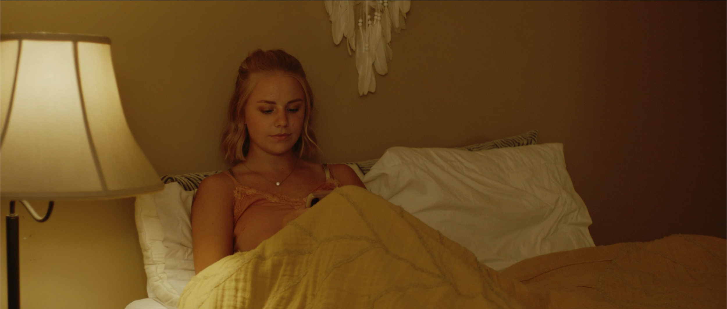 Love Birds - Still 4